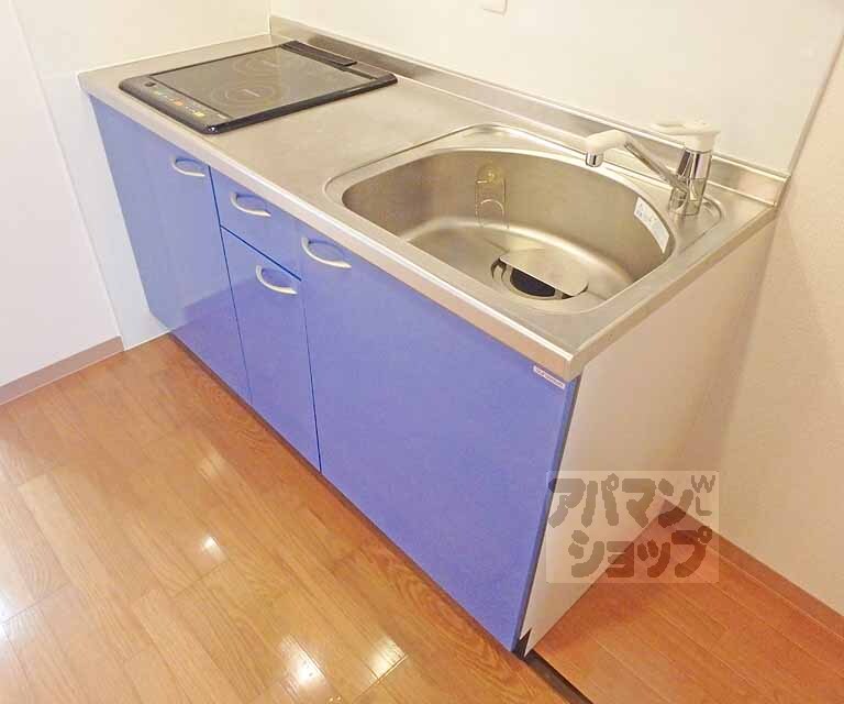 キッチン　キレイな色合い～～！