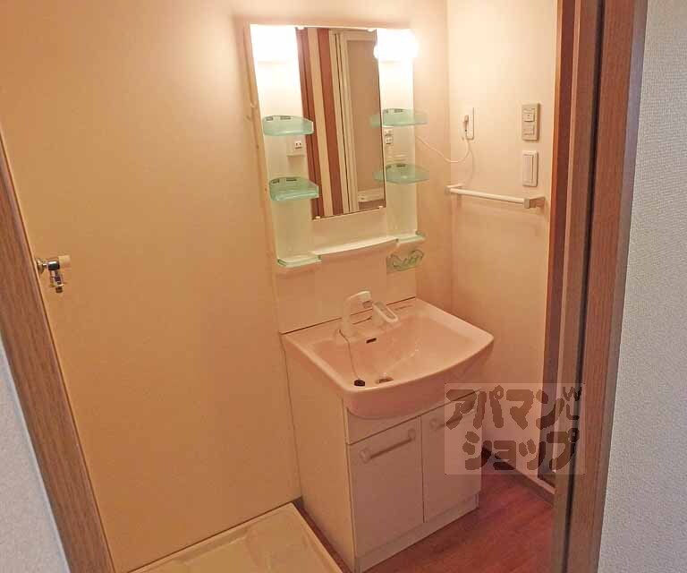 洗面設備　独立は便利です、やっぱり～！