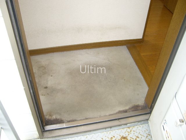 玄関　違うお部屋の写真です