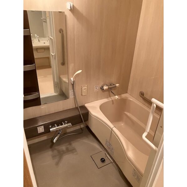 バス・シャワールーム　写真は類似です。