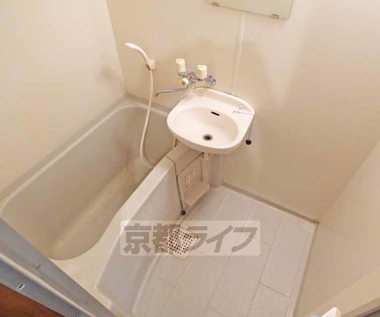 バス・シャワールーム　浴室です。