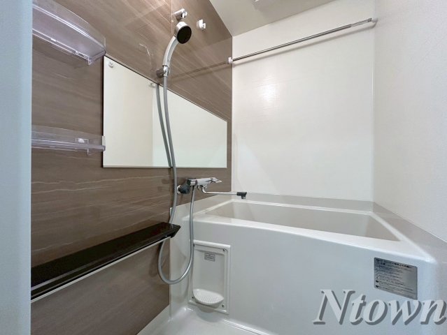 バス・シャワールーム　落ち着いた空間のお風呂です