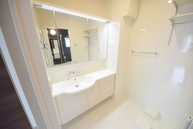 洗面設備　★大きくて使い勝手の良い独立洗面台★