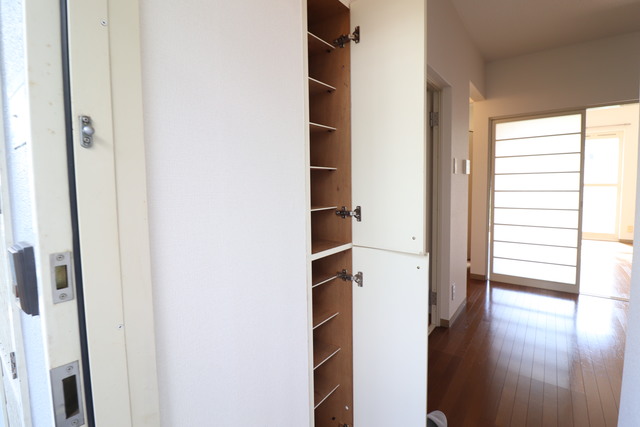 収納　シューズボックス