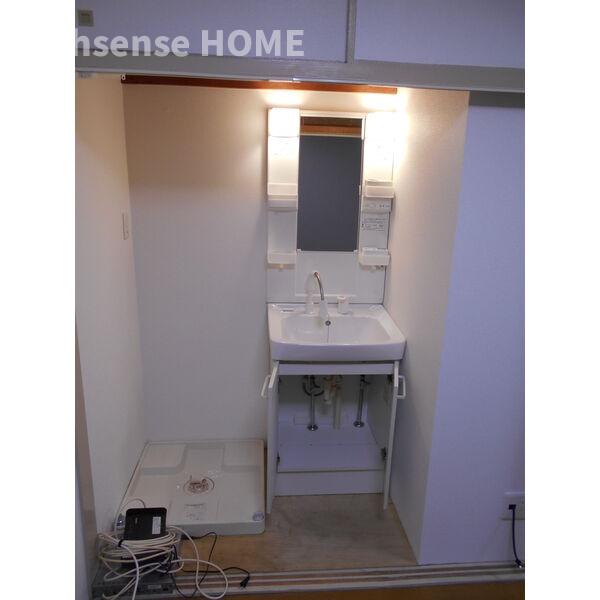 その他設備　明るい洗面所です