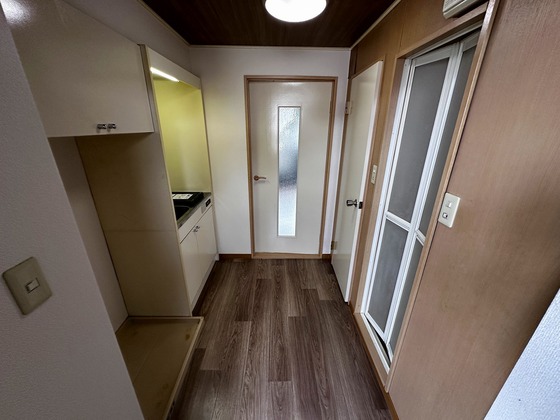 玄関　※別部屋の写真です