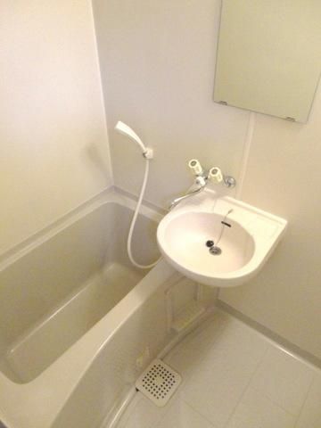 バス・シャワールーム　★鏡のあるバスルームです★