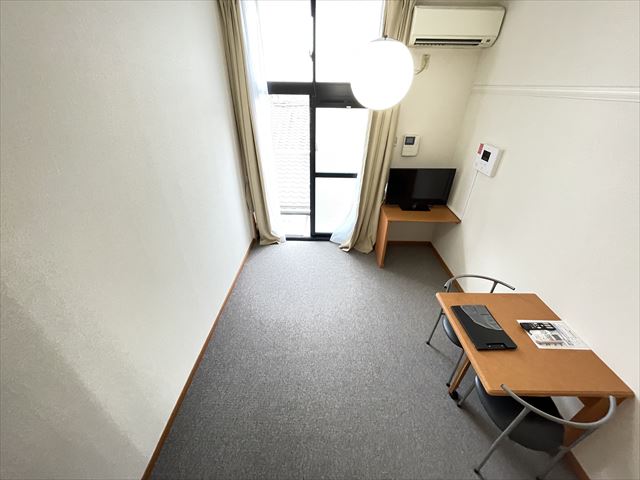 その他　ロフトから見た洋室