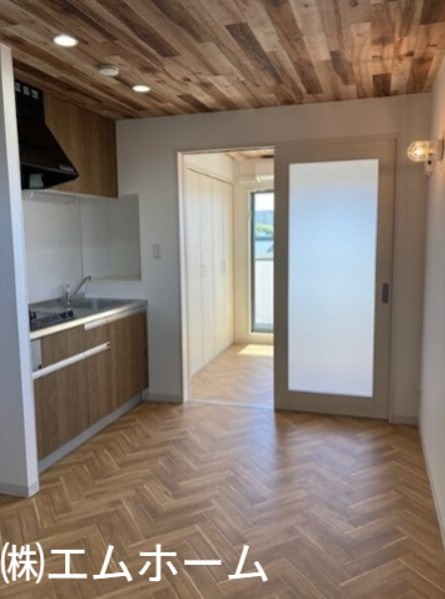 居室・リビング　LDK8.3帖　洋室3帖