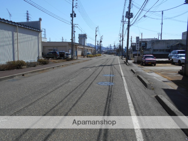 その他　前面道路（その他）まで0m