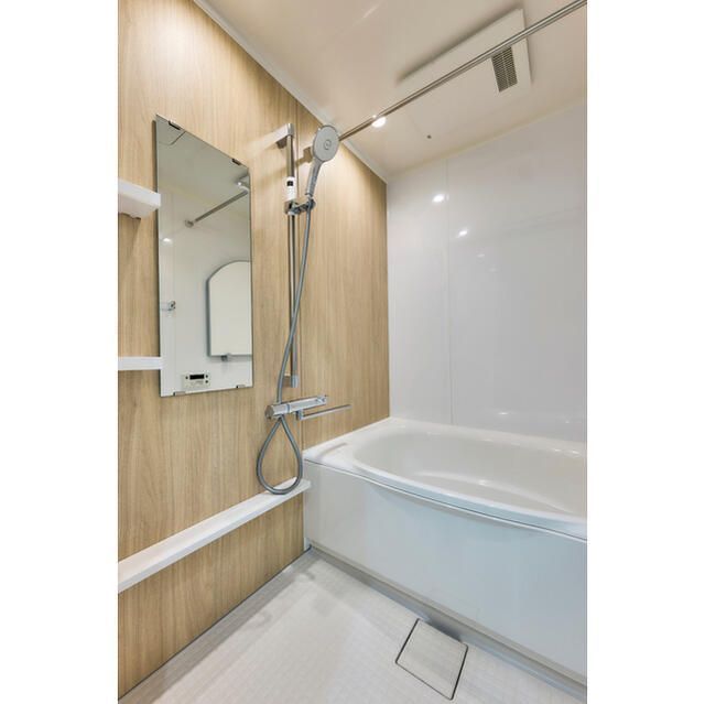 バス・シャワールーム　※別部屋の写真です