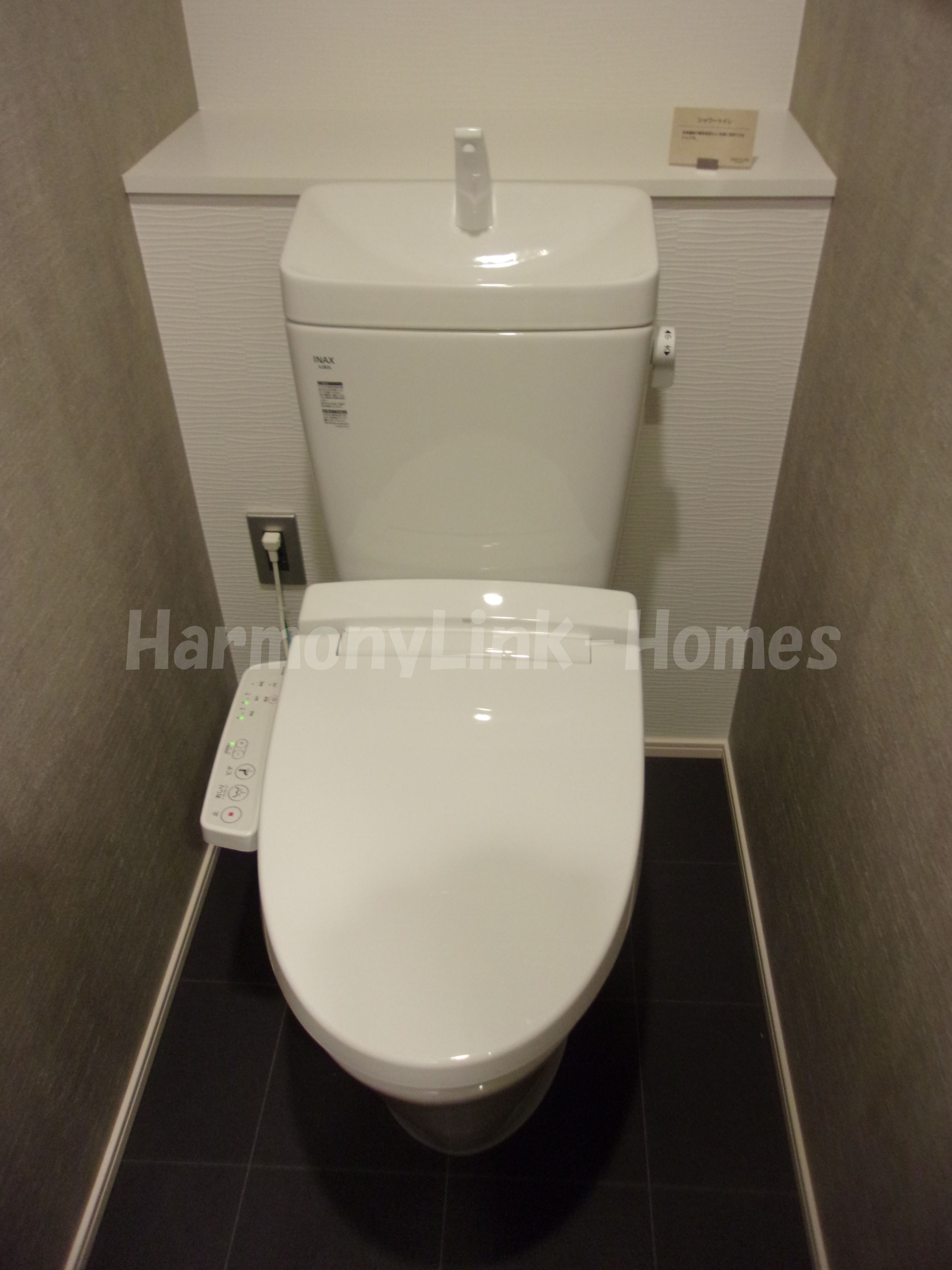 トイレ　デュオフラッツ板橋本町の温水洗浄付便座☆