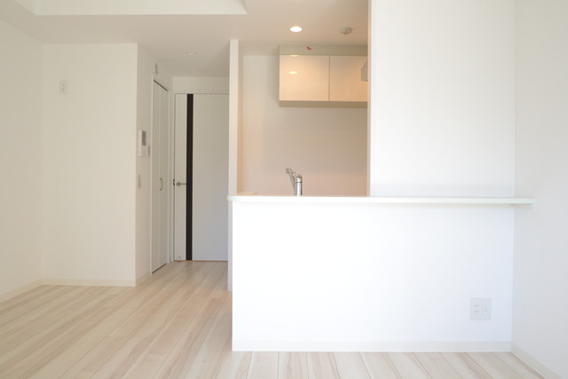 居室・リビング　白系のきれいなお部屋