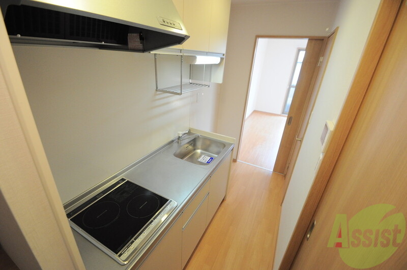 キッチン　２口ＩＨ。キッチンもおしゃれなので美味しいご飯が作れますよ