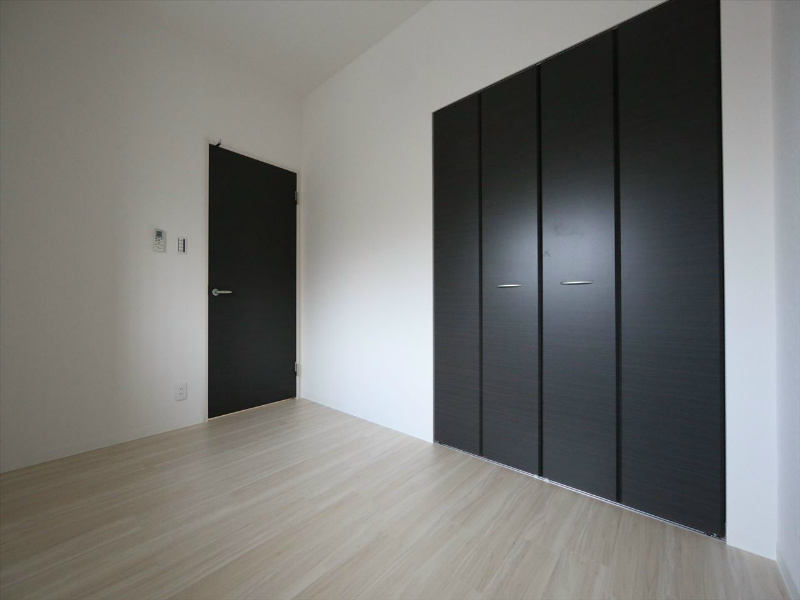 その他　北側洋室6帖　クローゼット（収納充実してます）