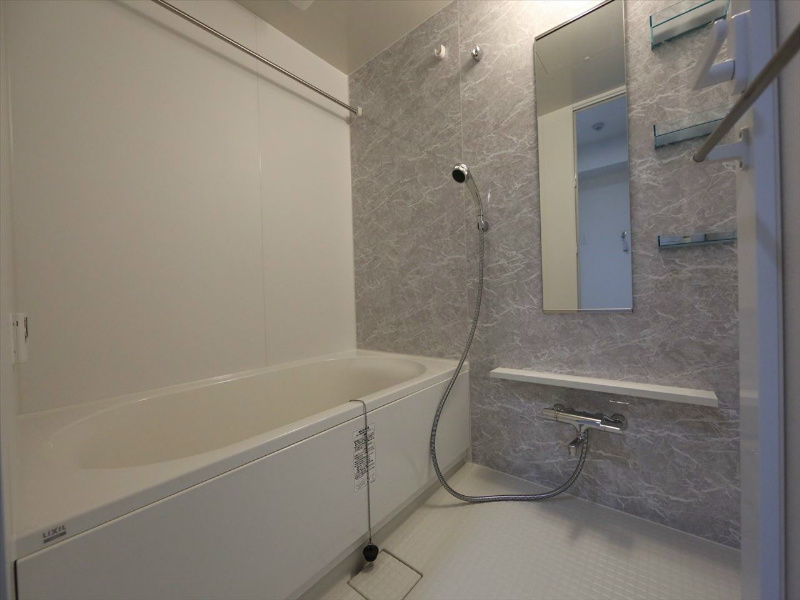 バス・シャワールーム　追い焚き　浴室暖房乾燥機　24時間換気　オートバスバスルーム