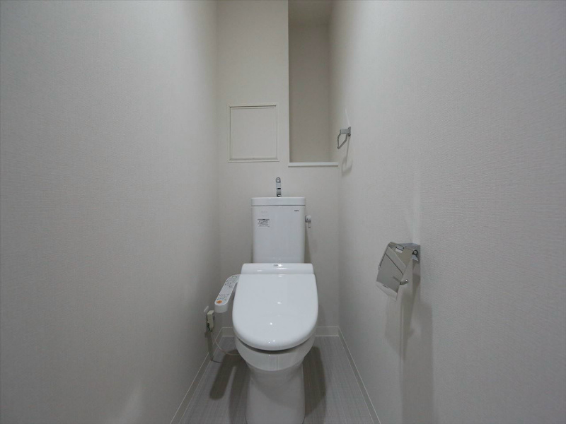 トイレ　温水洗浄暖房便座付トイレ