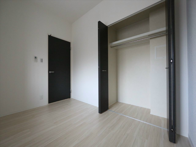 収納　洋室6帖　クローゼット（収納充実してます）