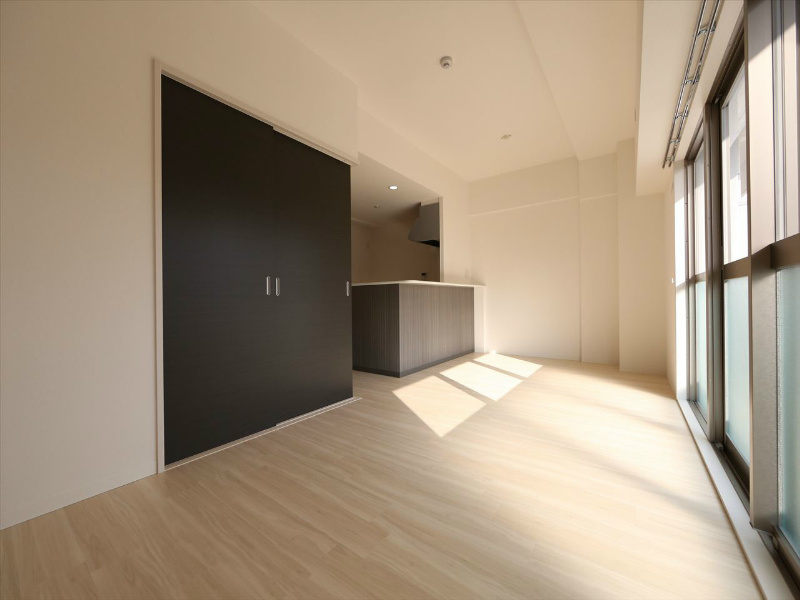 バルコニー　ＬＤＫ15.3帖　洋室5.5帖とつなげても仕切っても使えます