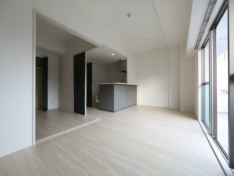 居室・リビング　ＬＤＫ15.3帖　洋室5.5帖とつなげても仕切っても使えます