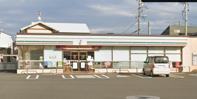 コンビニ　セブン－イレブン　焼津石津西店（コンビニ）まで305m