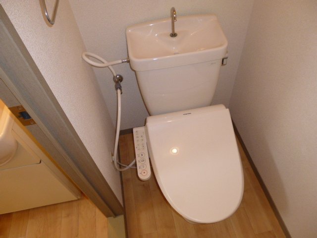 トイレ　シャワー付きトイレ