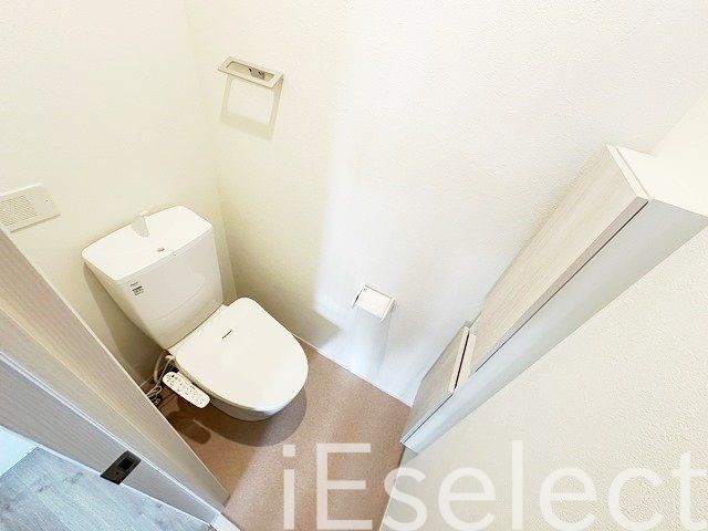 トイレ　温水洗浄便座付きのトイレ