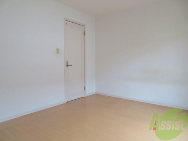 居室・リビング　陽当たり良く、十分に広さのあるお部屋となっております