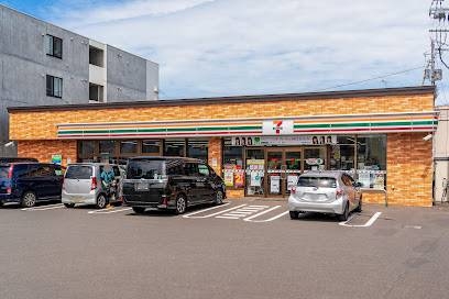 コンビニ　セブンイレブン札幌平岸4条店（コンビニ）まで170m