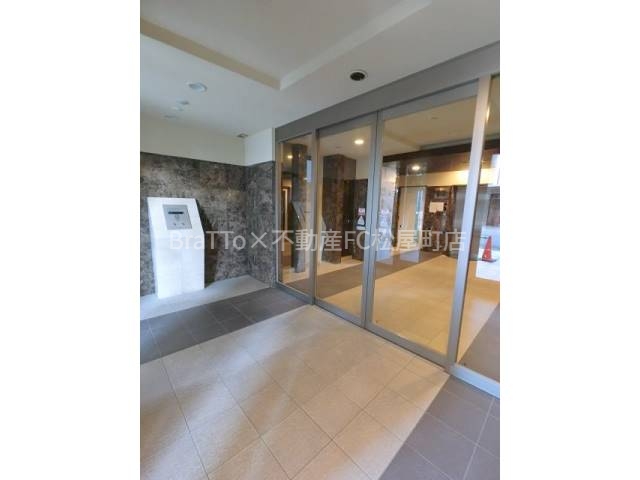 エントランス　マンション共有部分（オートロック付き）