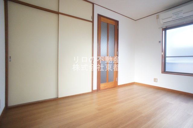 その他部屋・スペース　室内は落ち着いた温もりを感じるフローリングです☆