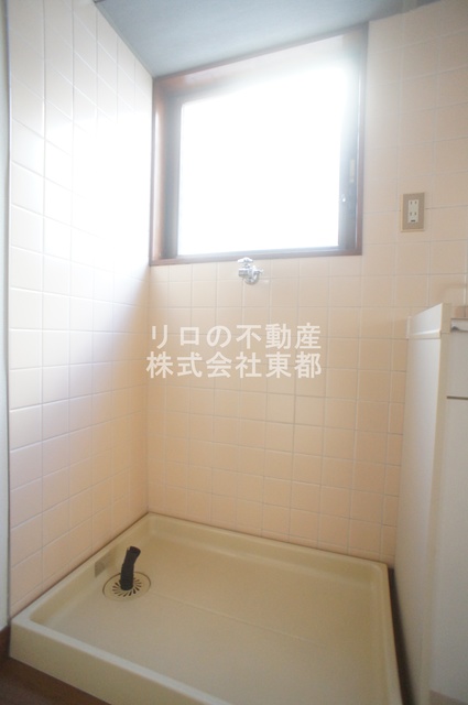 その他　水漏れの心配がない防水パン付きの洗濯機置き場です♪