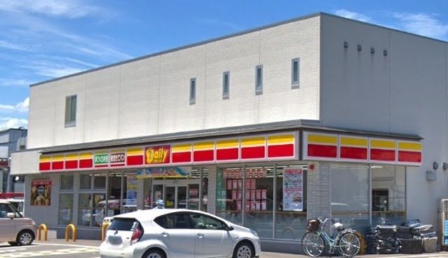 コンビニ　デイリーヤマザキ東久留米柳窪2丁目店（コンビニ）まで411m