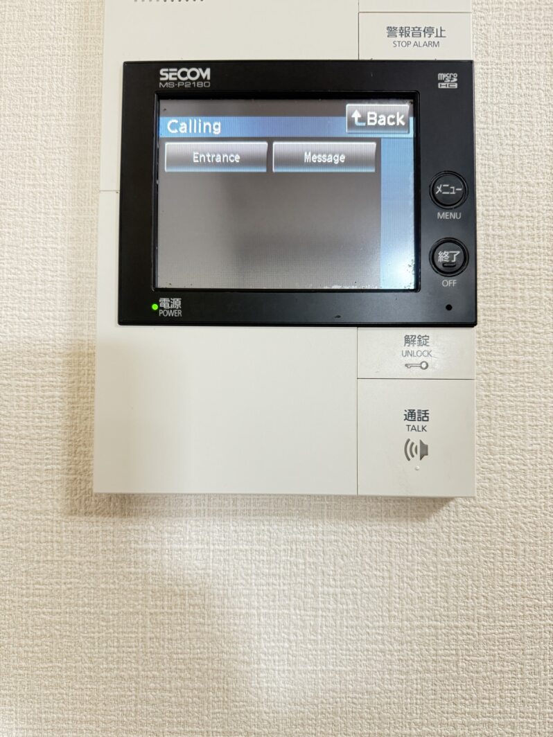 洗面設備　明るい洗面所です