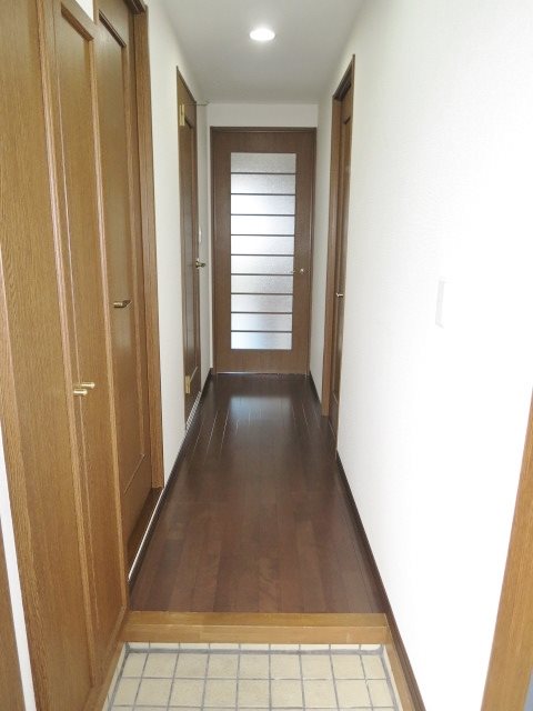 玄関　類似号室反転タイプ