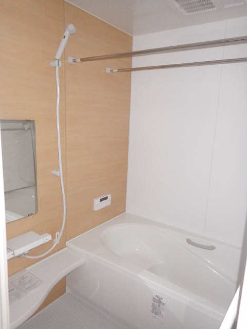 バス・シャワールーム　202号室写真※実際は反転タイプです。