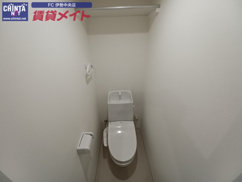 トイレ　同型参考写真