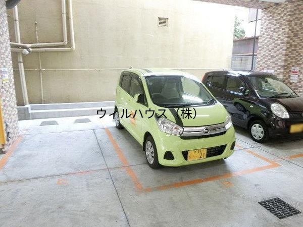 駐車場　敷地内駐車場！