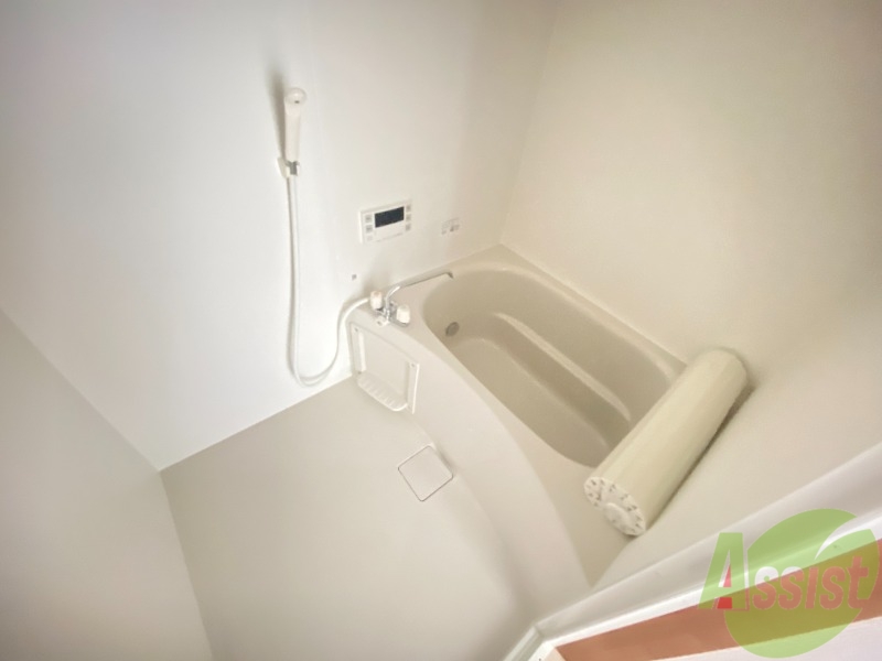 バス・シャワールーム　シンプルなお風呂です。ゆったりとお入りください。