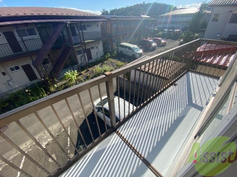 バルコニー　広めのバルコニーになります。のびのびと作業が出来そうです