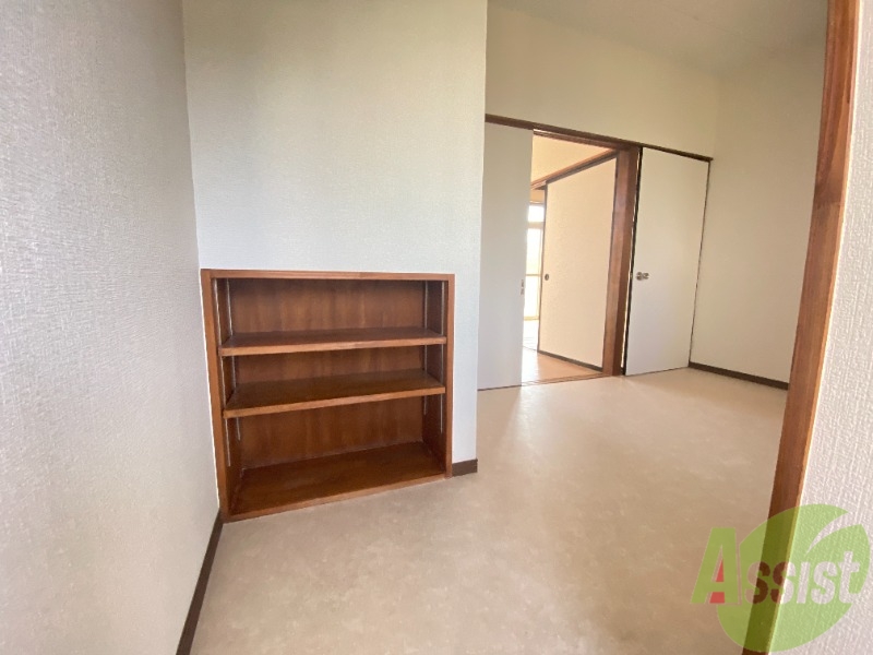 玄関　玄関から見たお部屋です。奥行で広さ伝わりますでしょうか