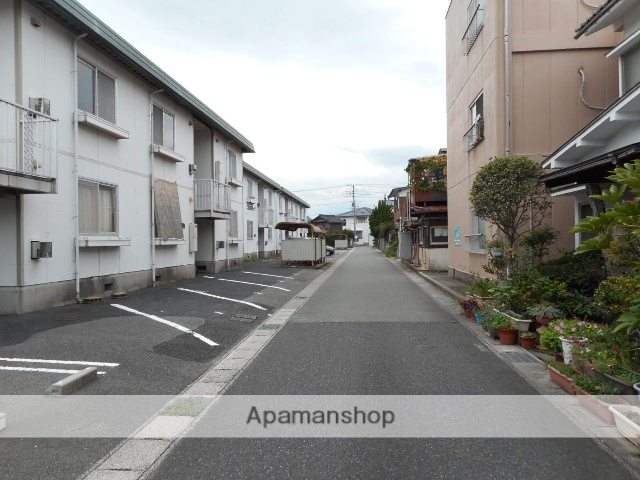 小学校　明徳小学校（小学校）まで844m