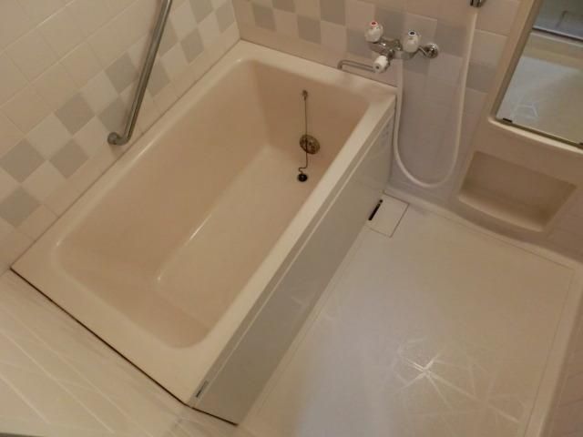 バス・シャワールーム　追焚き機能付き