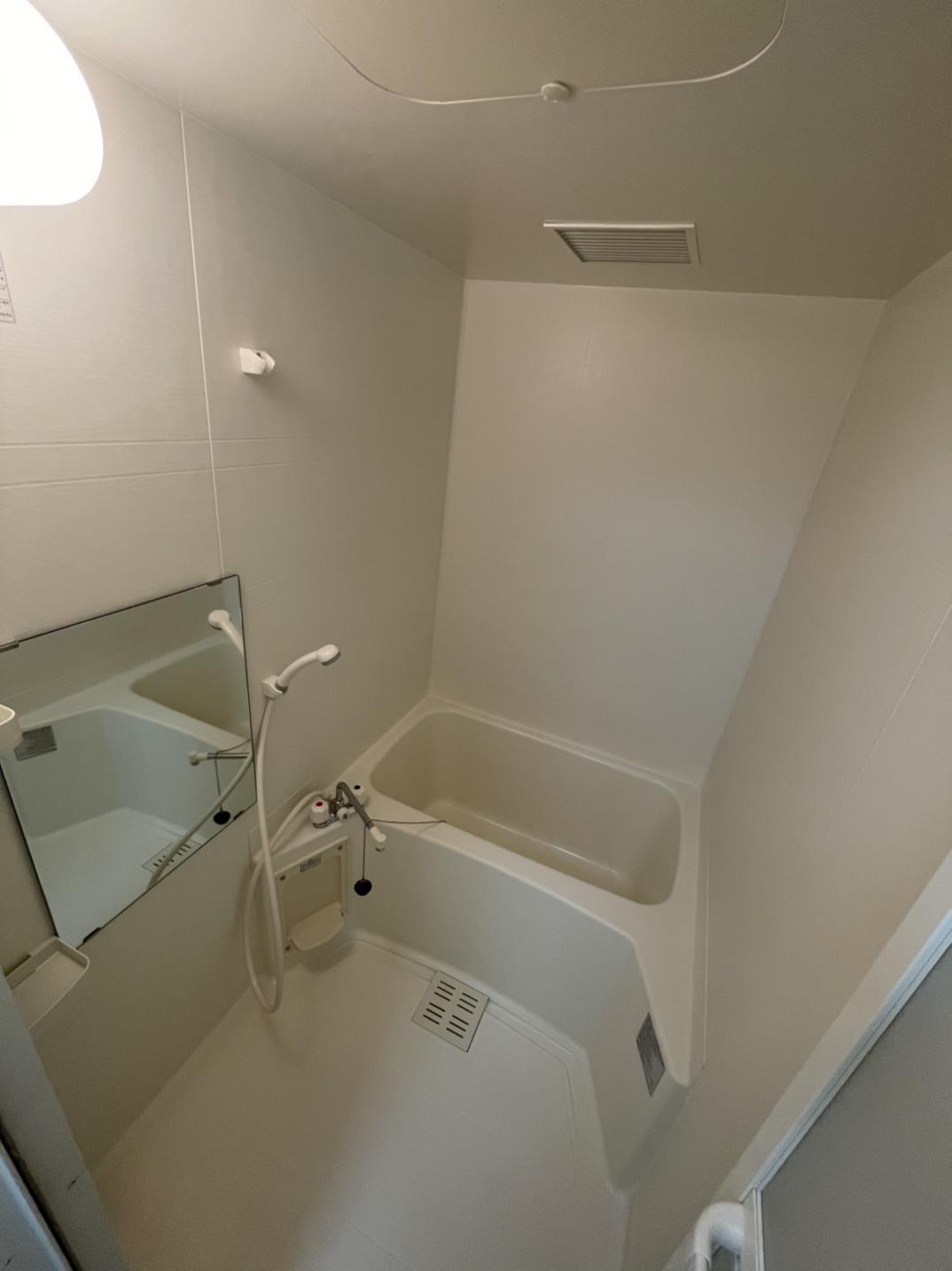 バス・シャワールーム　バスルーム