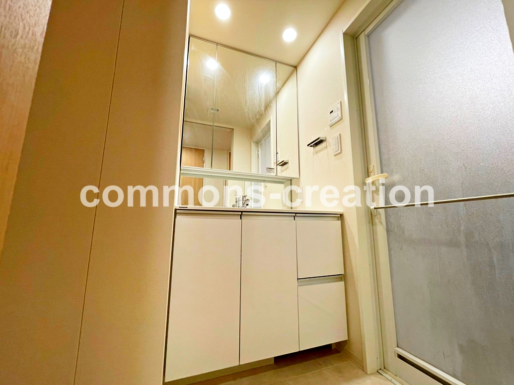 洗面設備　※同タイプ他号室参考写真