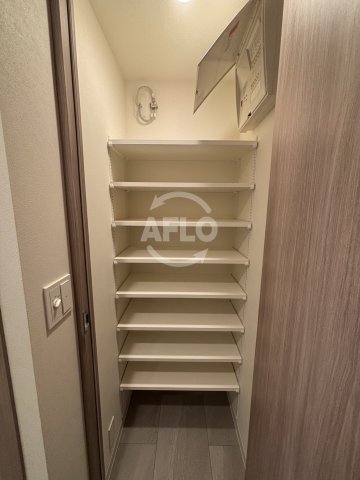 収納　コンフォリア・リヴ本町WEST Q　玄関収納