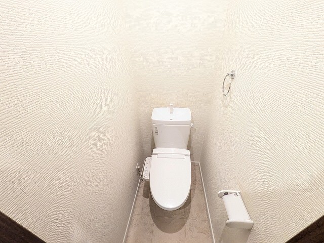 トイレ　温水洗浄便座