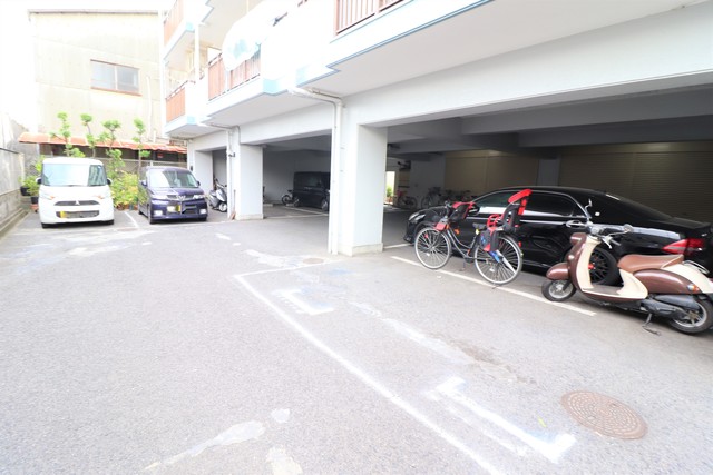 駐車場　駐車場