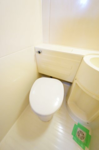 トイレ　※同タイプの写真です。