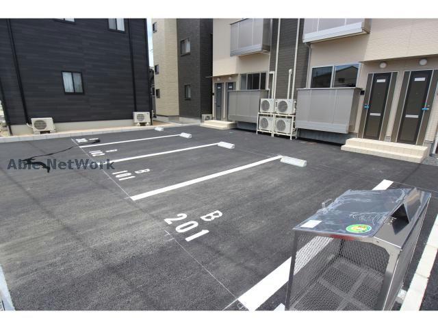 駐車場　駐車場